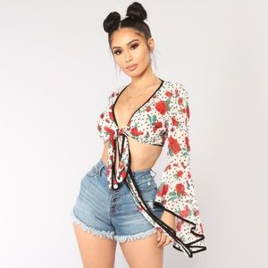 Floral Long-sleeved Croptop